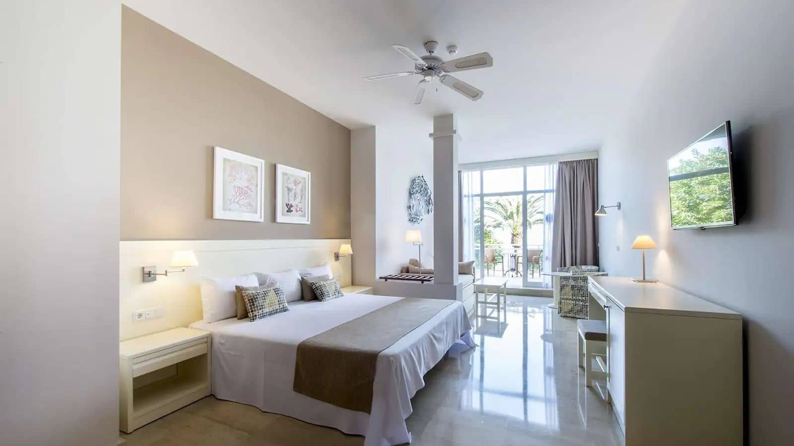 rooms-junior-suite-balcony-or-terrace