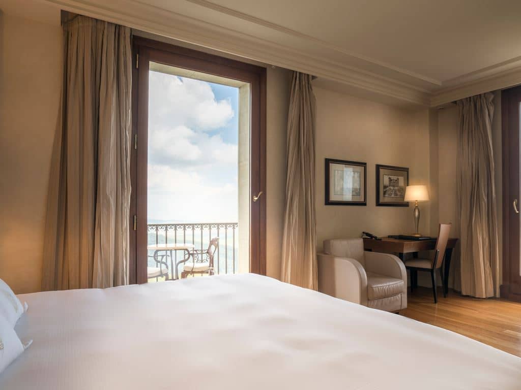 rooms-deluxe-single-room