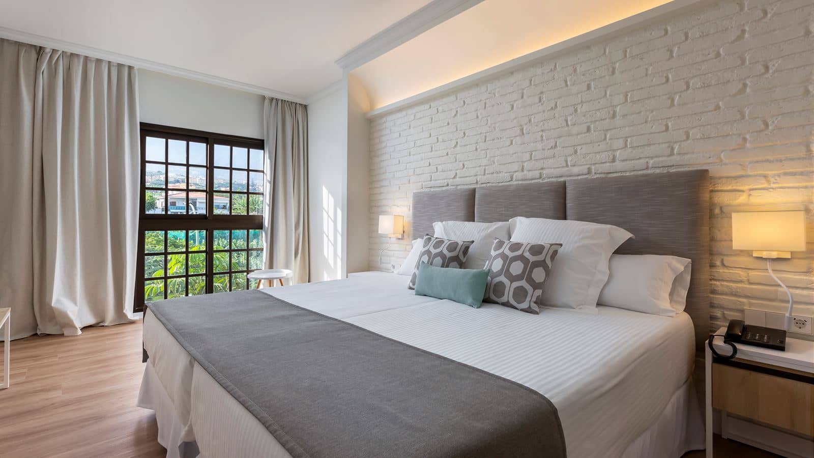 rooms-suite-teide-view-balcony-or-terrace