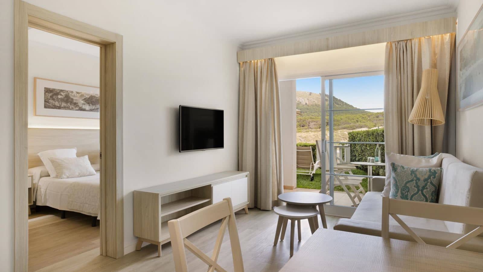 rooms-apt-1-bedroom-garden-with-mini-pool-and-terrace