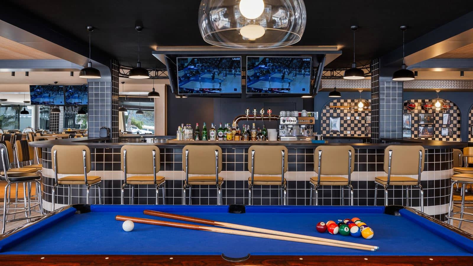 restaurants-sports-bar