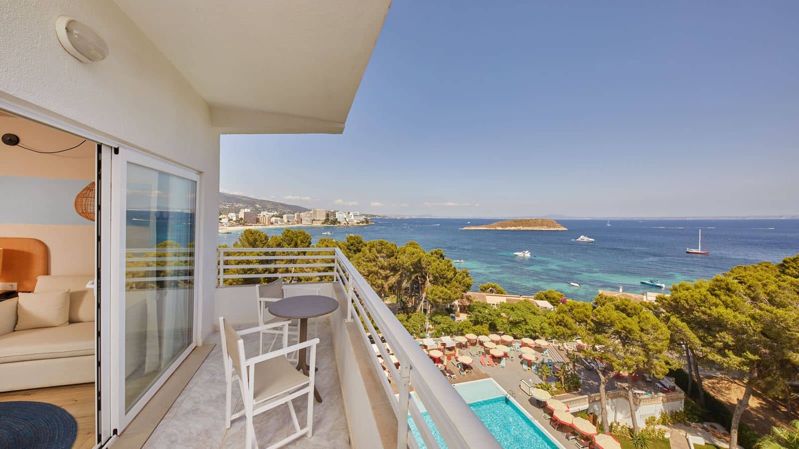 rooms-my-favourite-club-double-premium-frontal-seaview-balcony-or-terrace