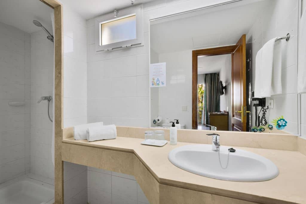 rooms-double-beach-area-with-air-conditioning-and-balconyterrace