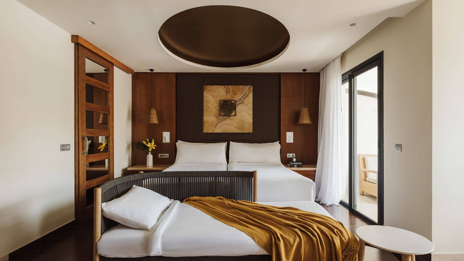 rooms-double-deluxe-partial-ocean-view