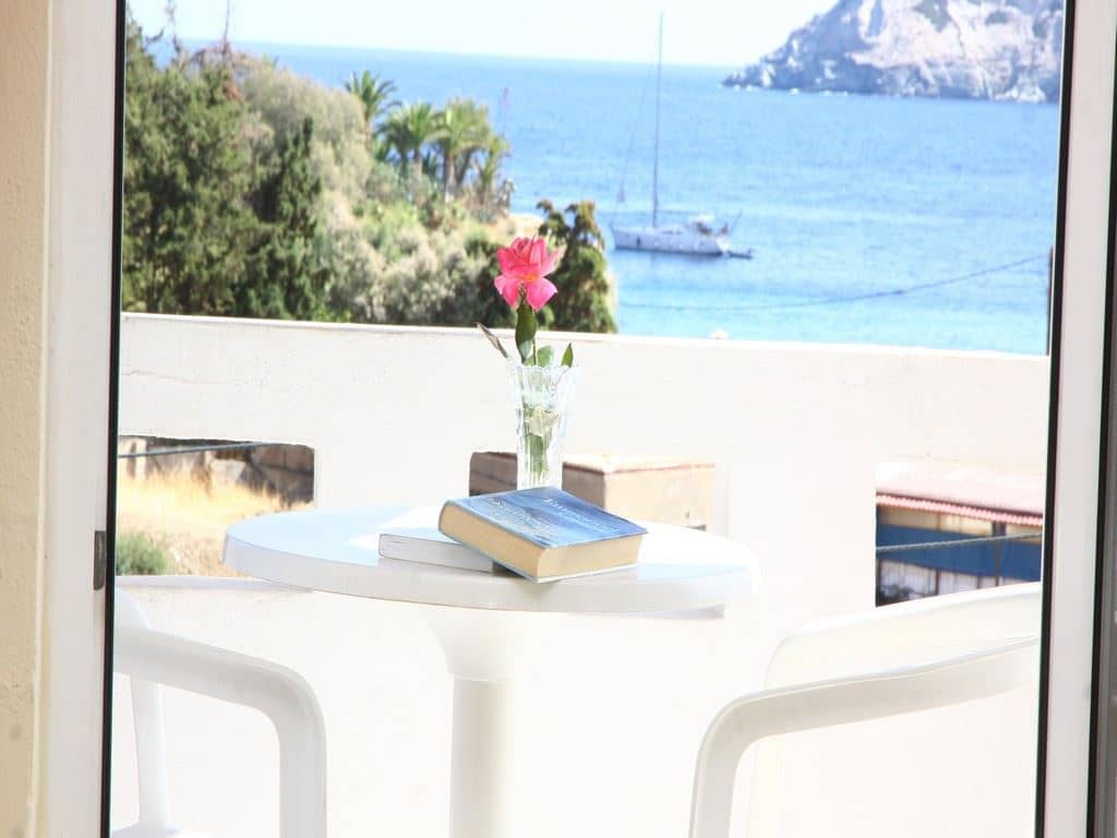 rooms-sea-view-room