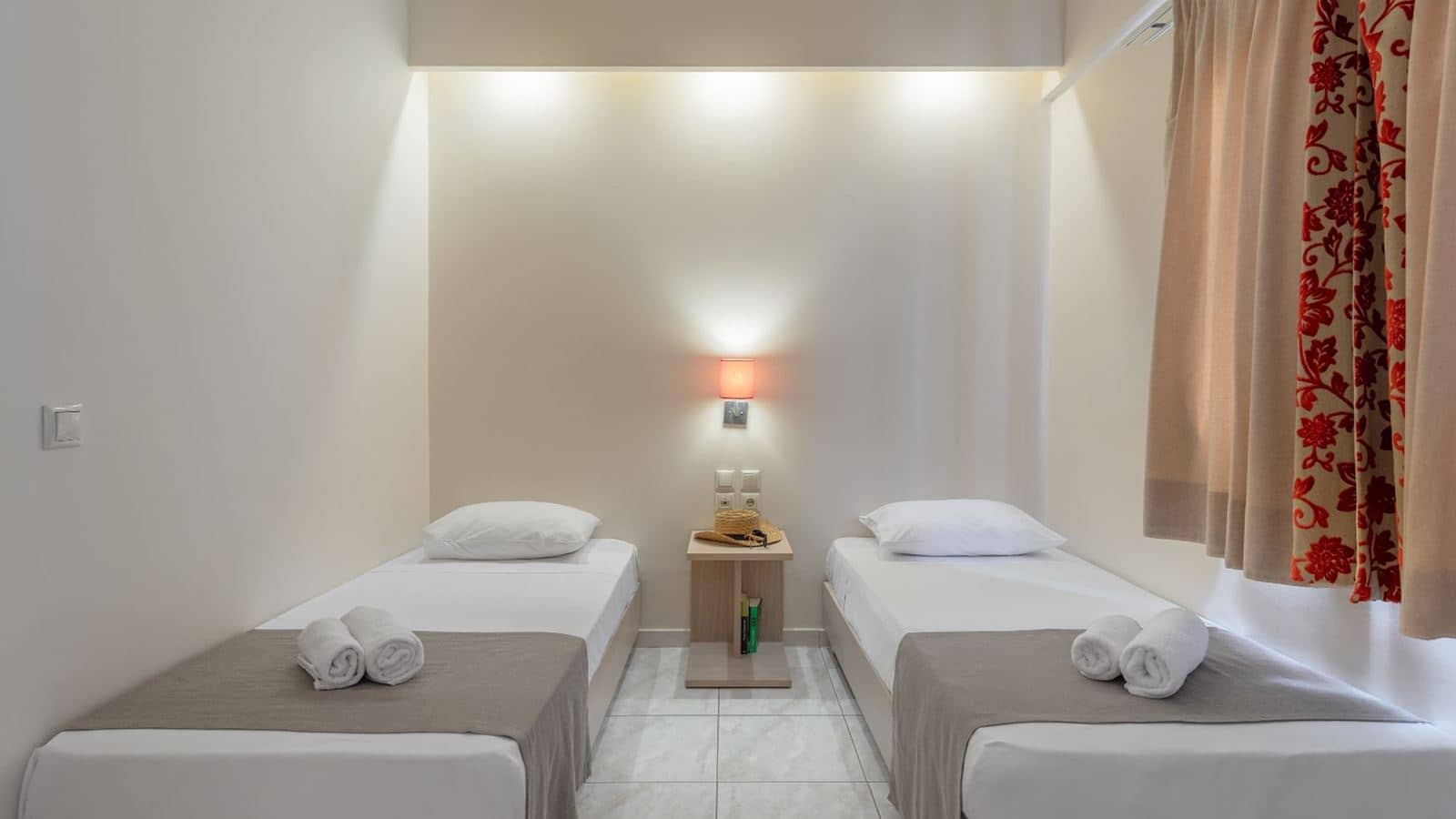 rooms-room-family-2-bedrooms-gardenview-balcony-or-terrace