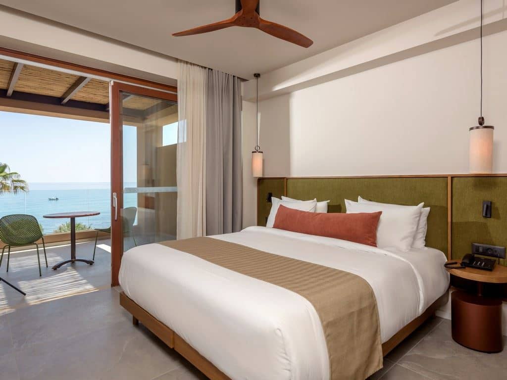 rooms-family-two-rooms-sea-view