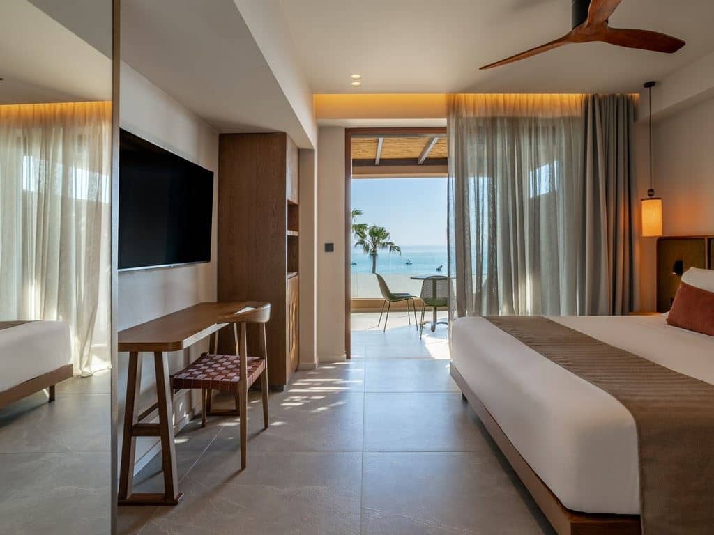rooms-family-two-rooms-sea-view