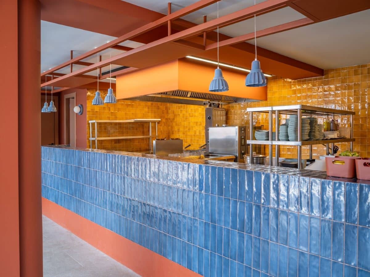 bars-blue-pool-bar