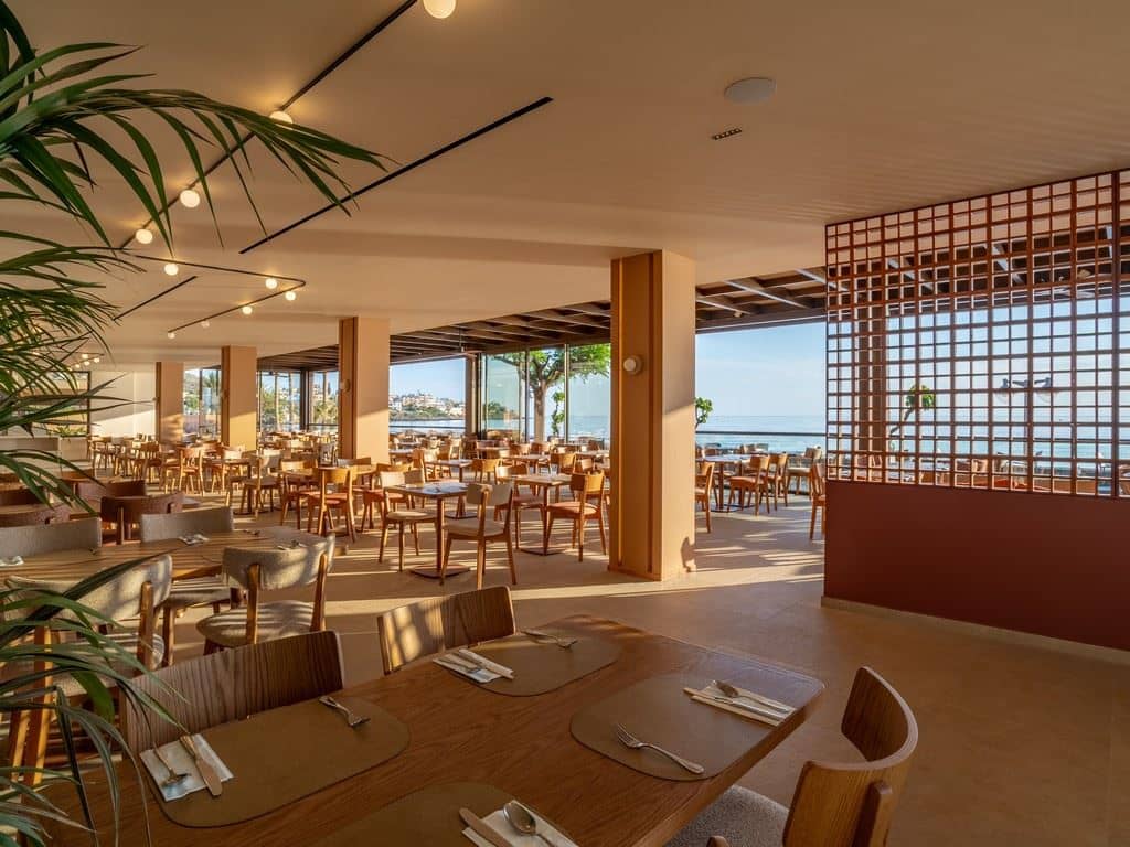 restaurants-theros-main-restaurant