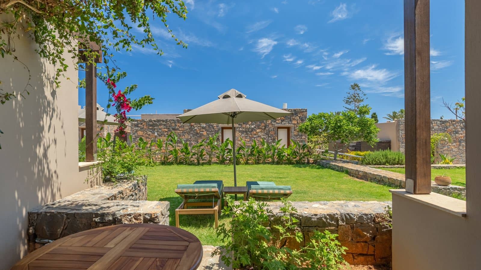 rooms-junior-suite-garden-view