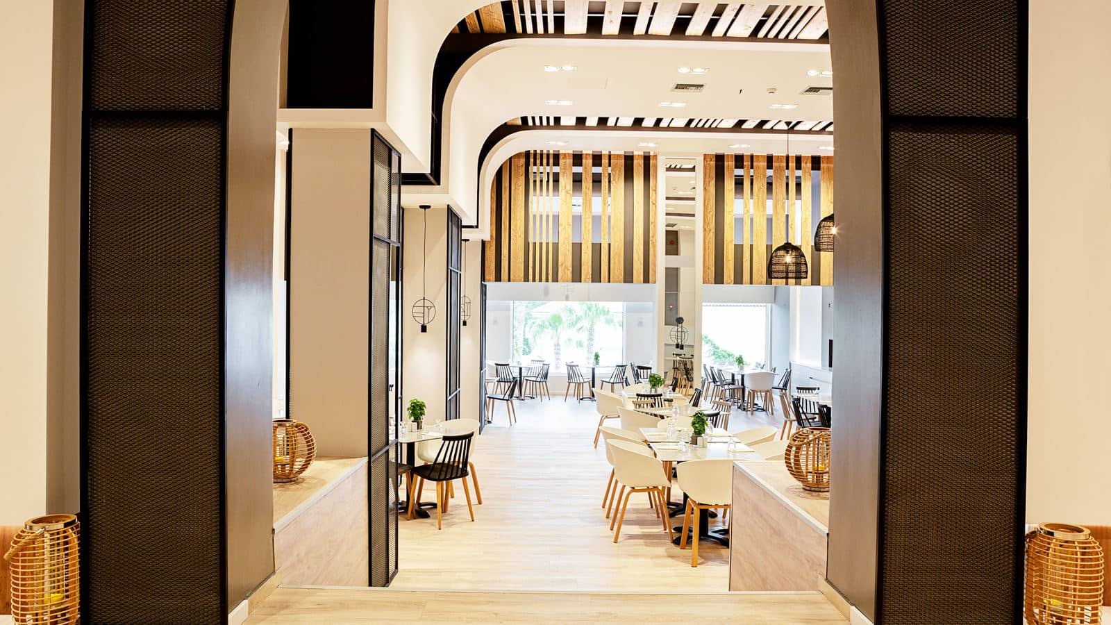restaurants-lydia-terrace-restaurant