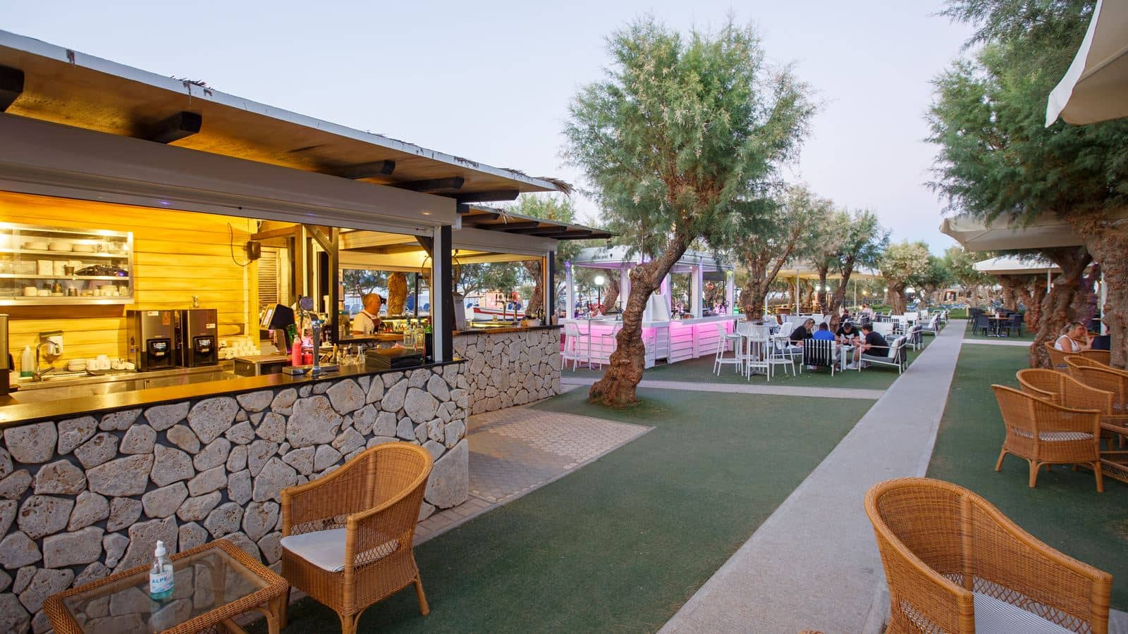 bars-street-bar