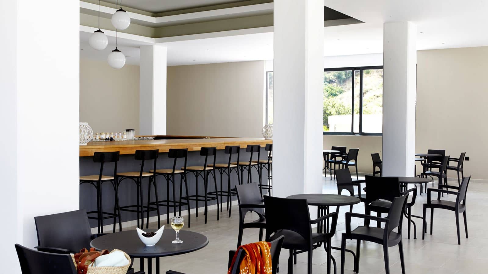 bars-main-bar