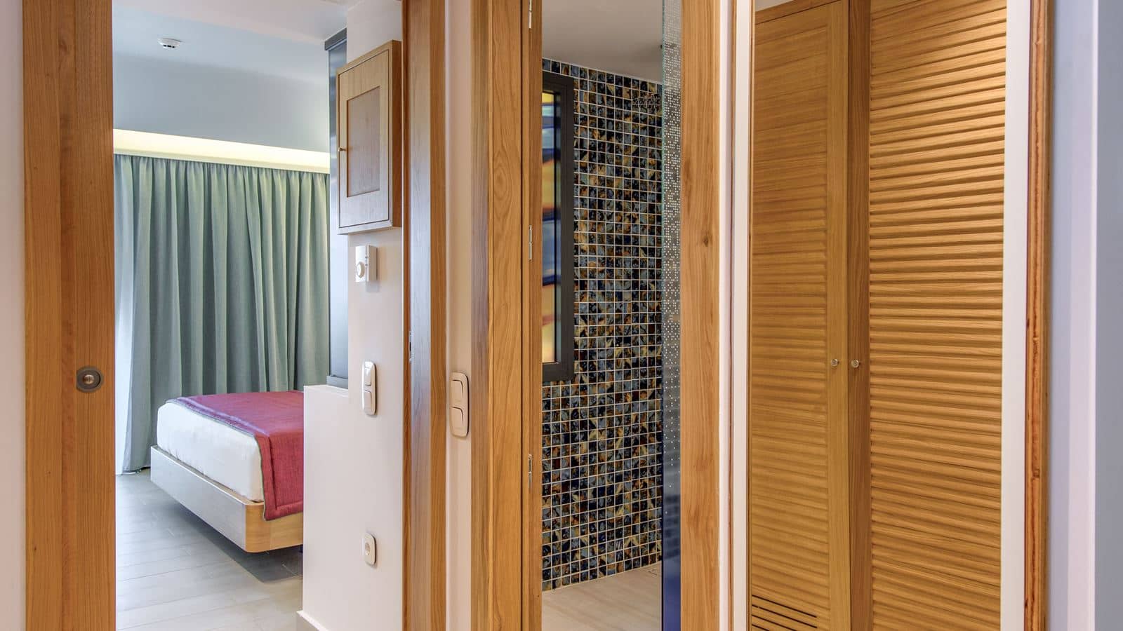 rooms-superior-exclusive-room-with-individual-pool-pool-or-sea-view