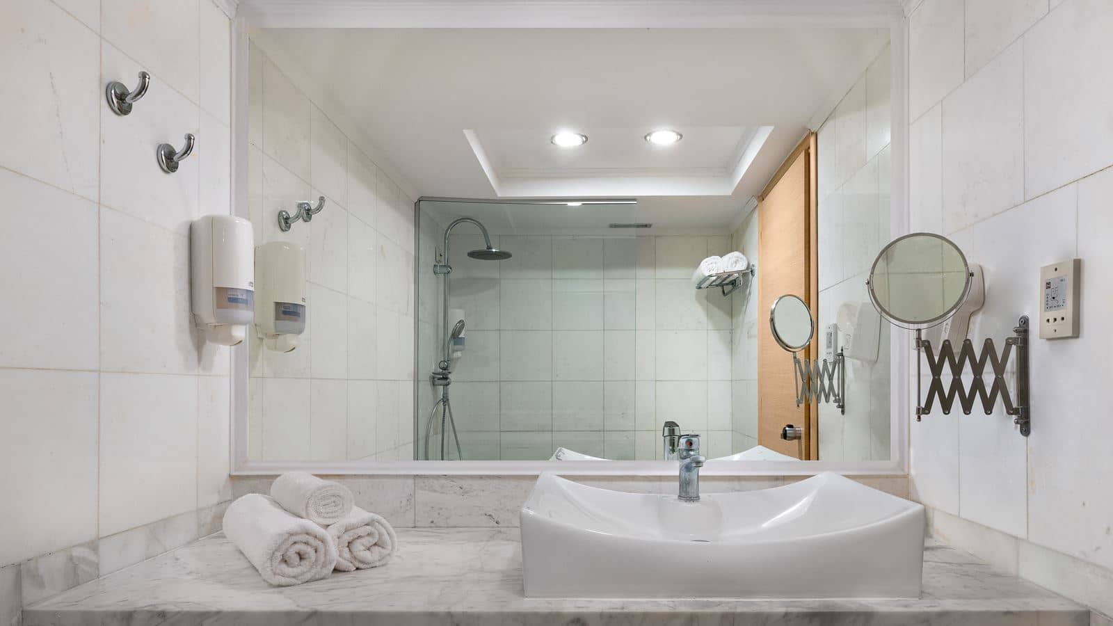 rooms-economy-room-garden-view-or-street-view