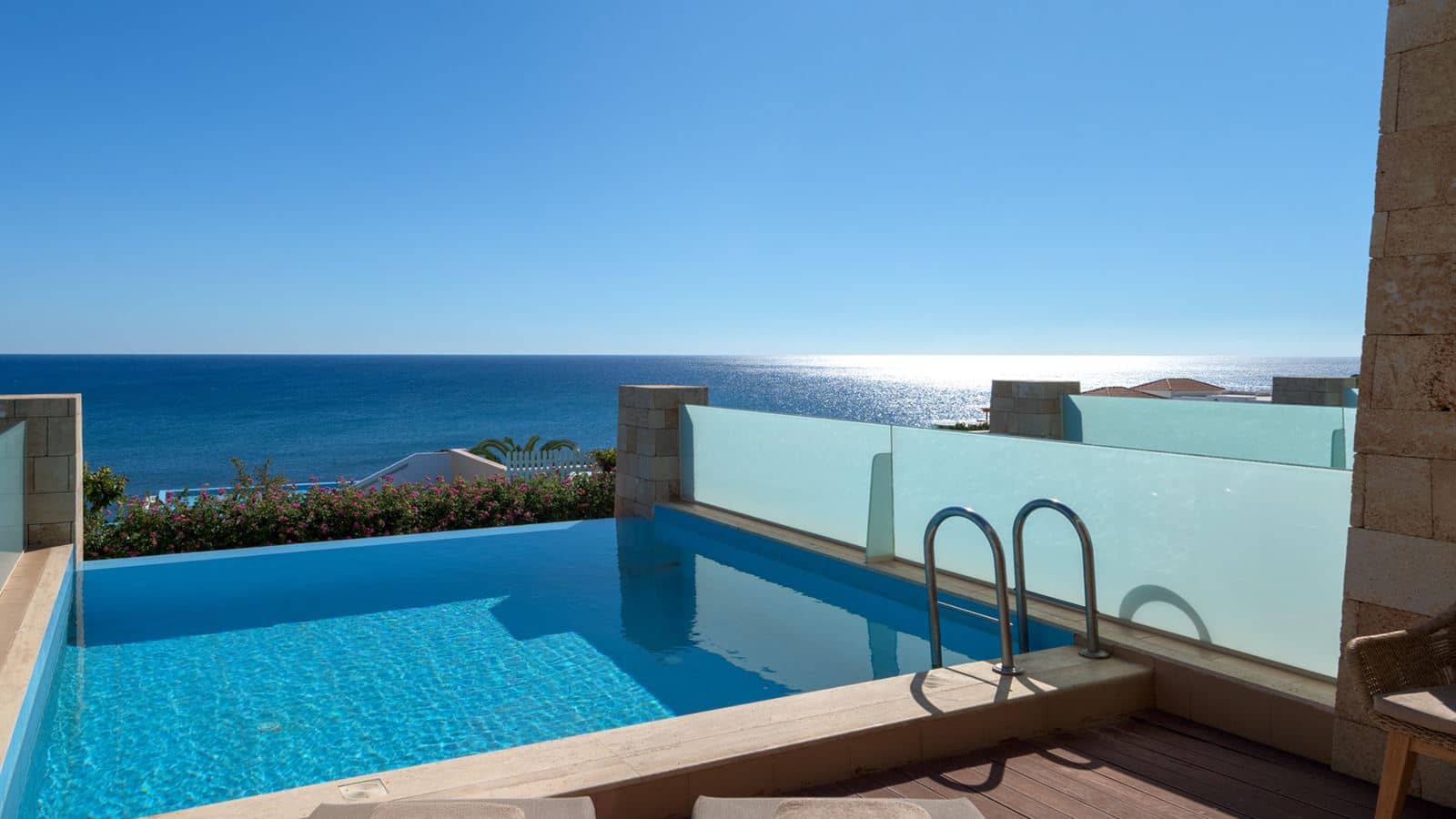 rooms-deluxe-room-sea-view-private-pool-terrace