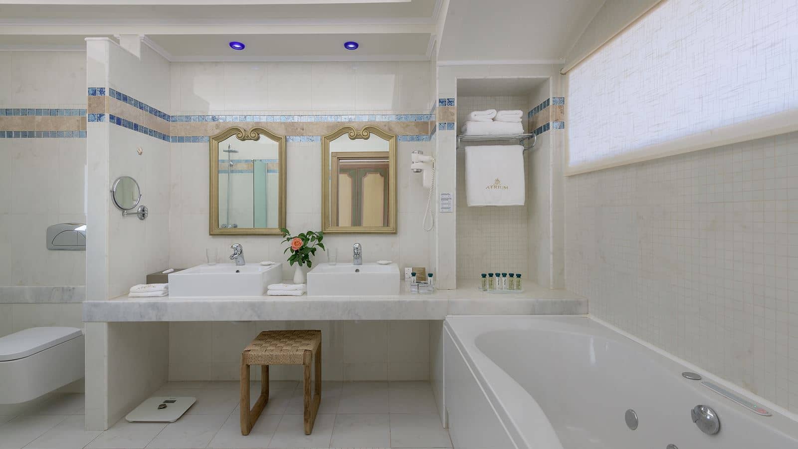 rooms-platinum-beach-villa-sv-with-pool--signature-collection