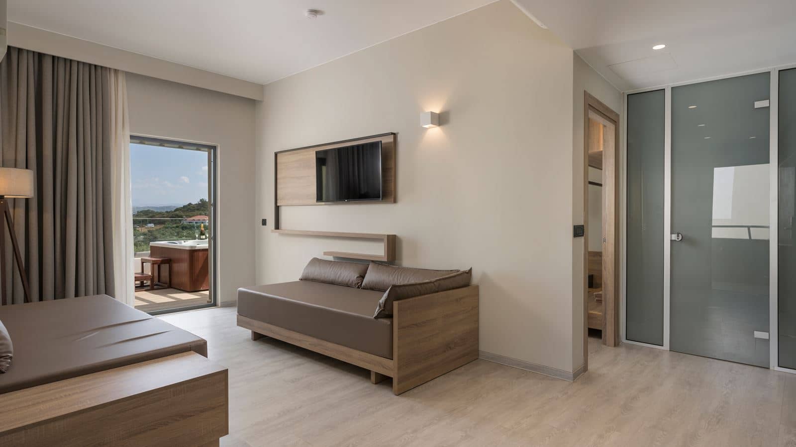 rooms-suite-with-jacuzzi