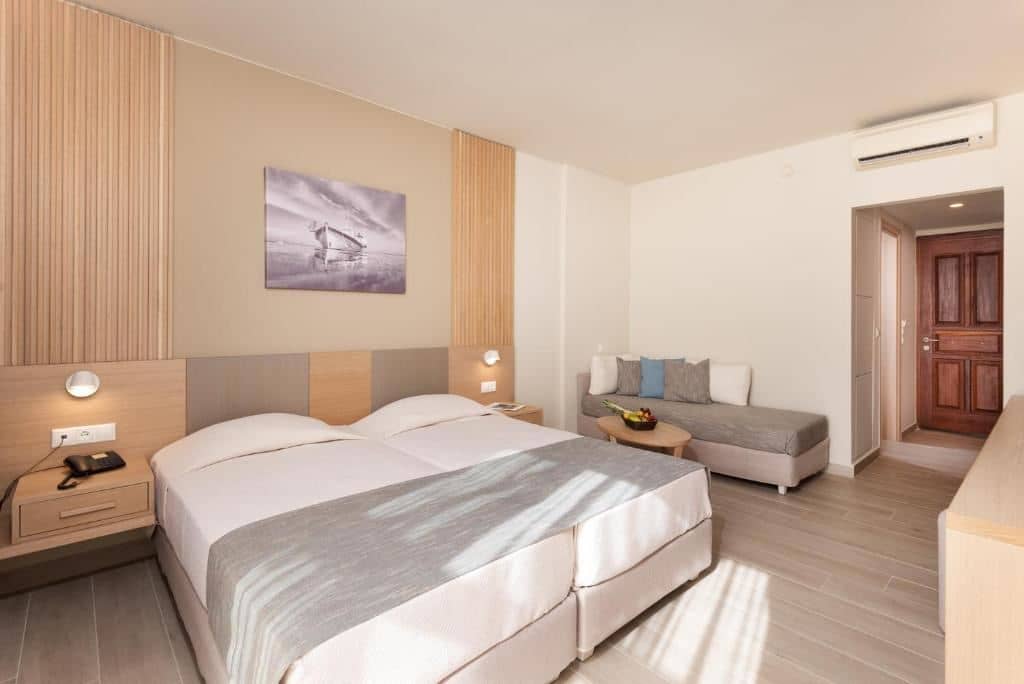 rooms-standard-room-sea-view-balcony-or-terrace