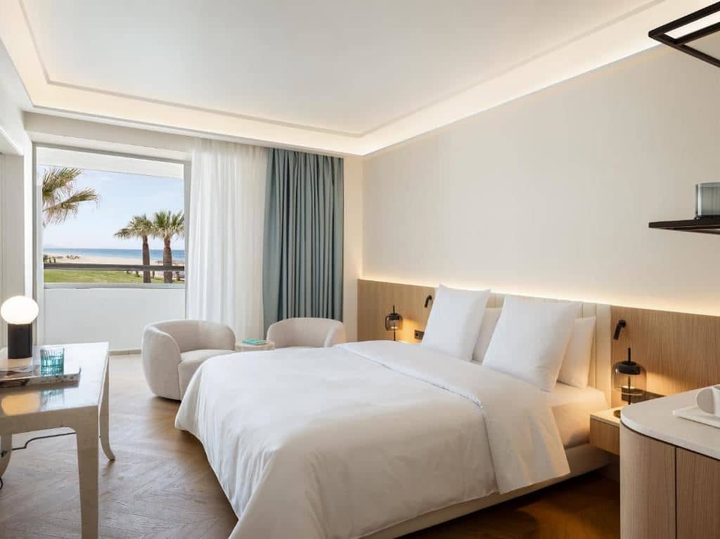 rooms-family-room-sea-view