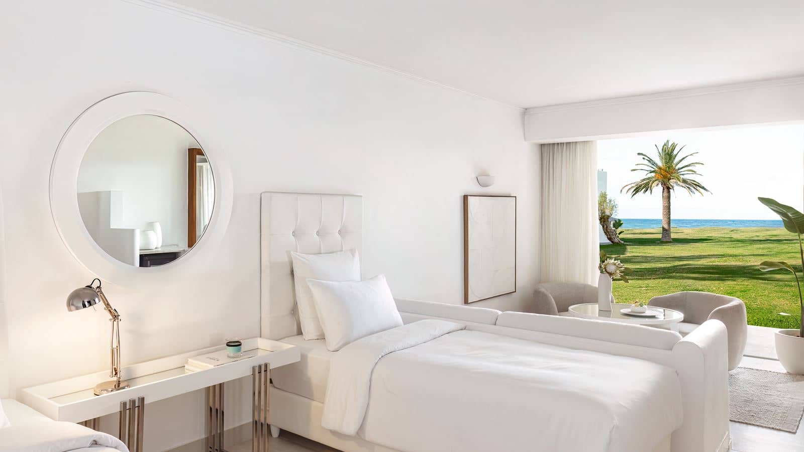 rooms-palace-family-bungalow-suite-side-sea-view