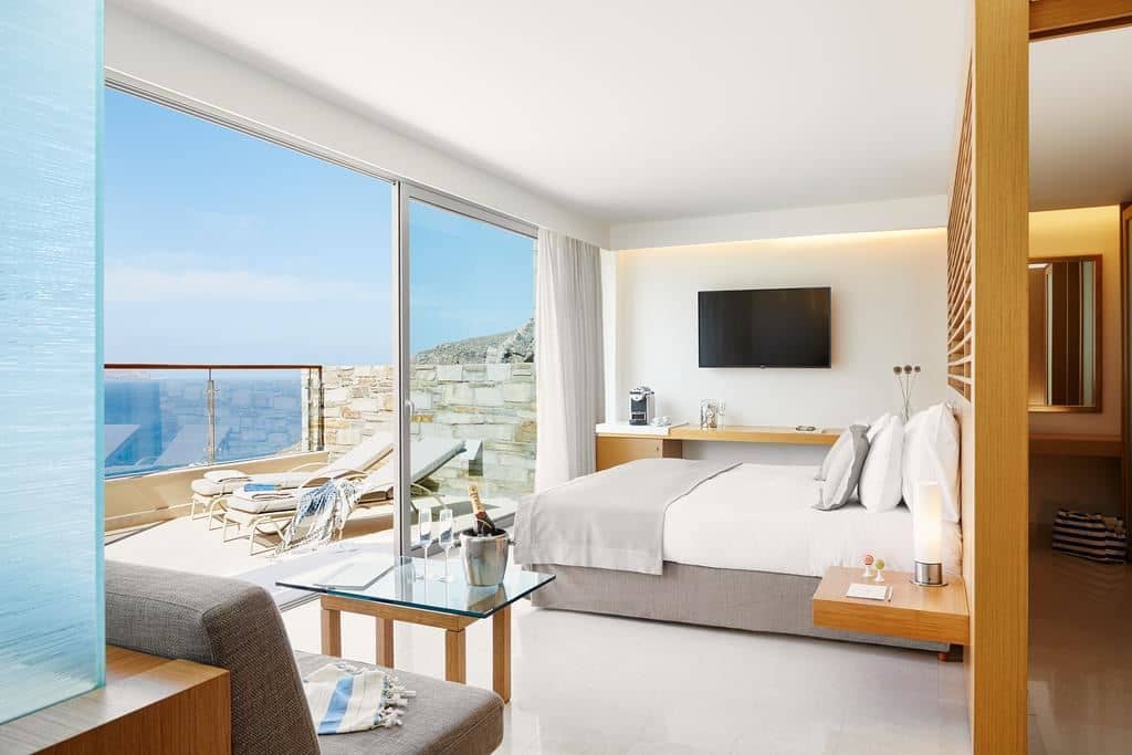 rooms-deliuxe-double-room-sea-view-outdoor-jacuzzi
