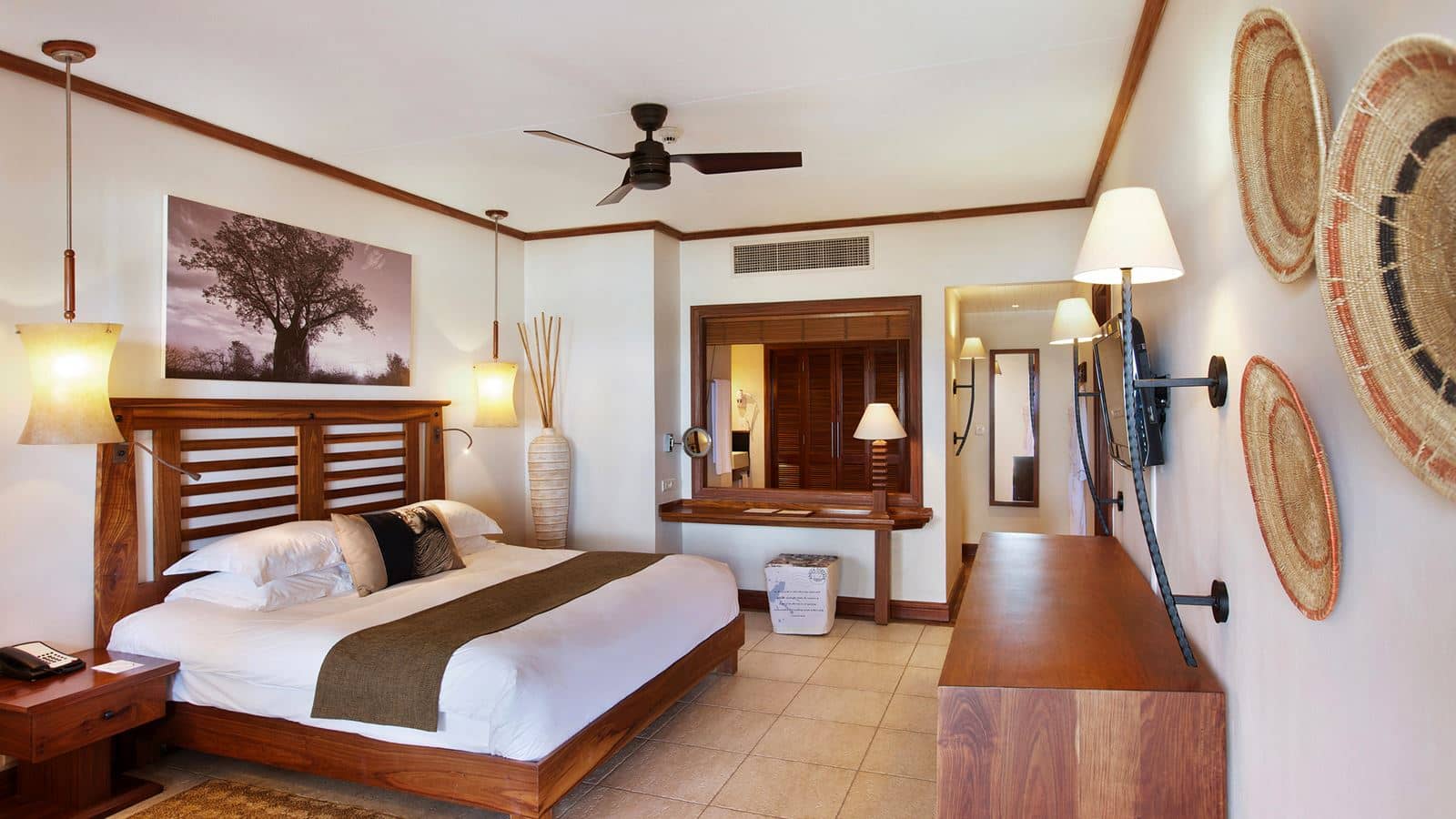 rooms-senior-suite-sea-view