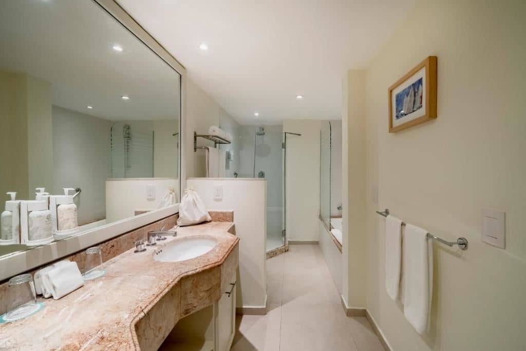 rooms-villa-poolside