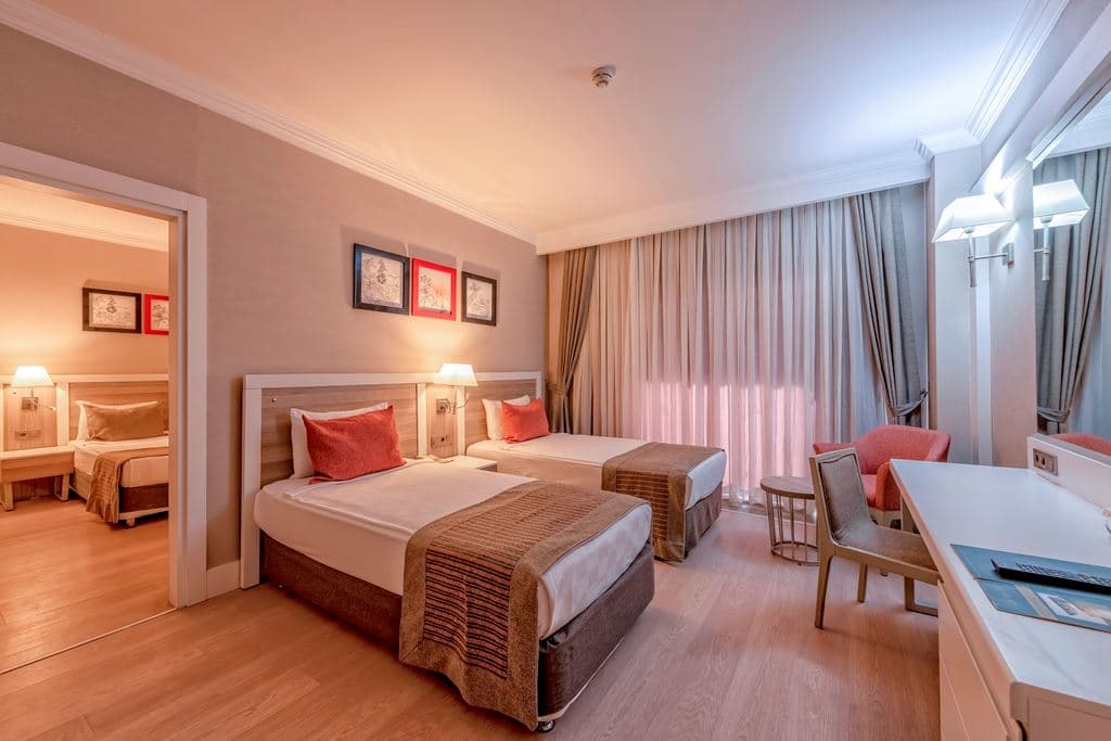 rooms-family-room-with-two-bedrooms