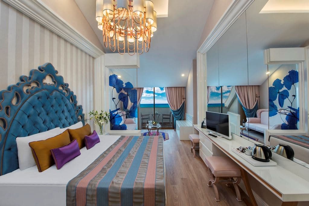 rooms-be-romantic-superior-room-land-view