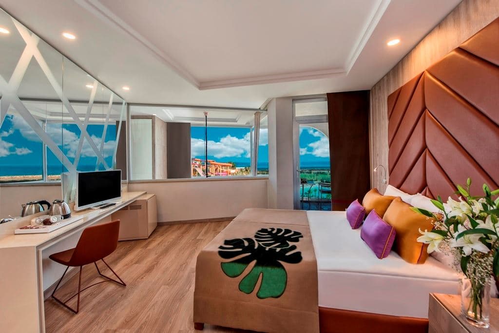 rooms-be-family-loft-room-land-view