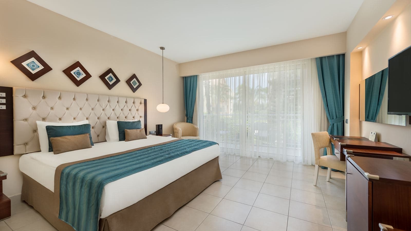 rooms-deluxe-room