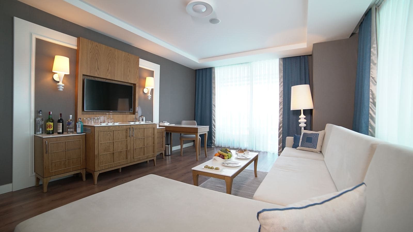 rooms-superior-suite-room-sea-viewjacuzzi
