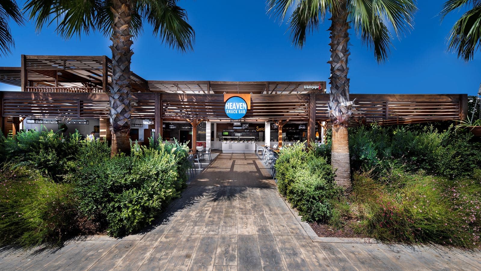 restaurants-heaven-pool-snack