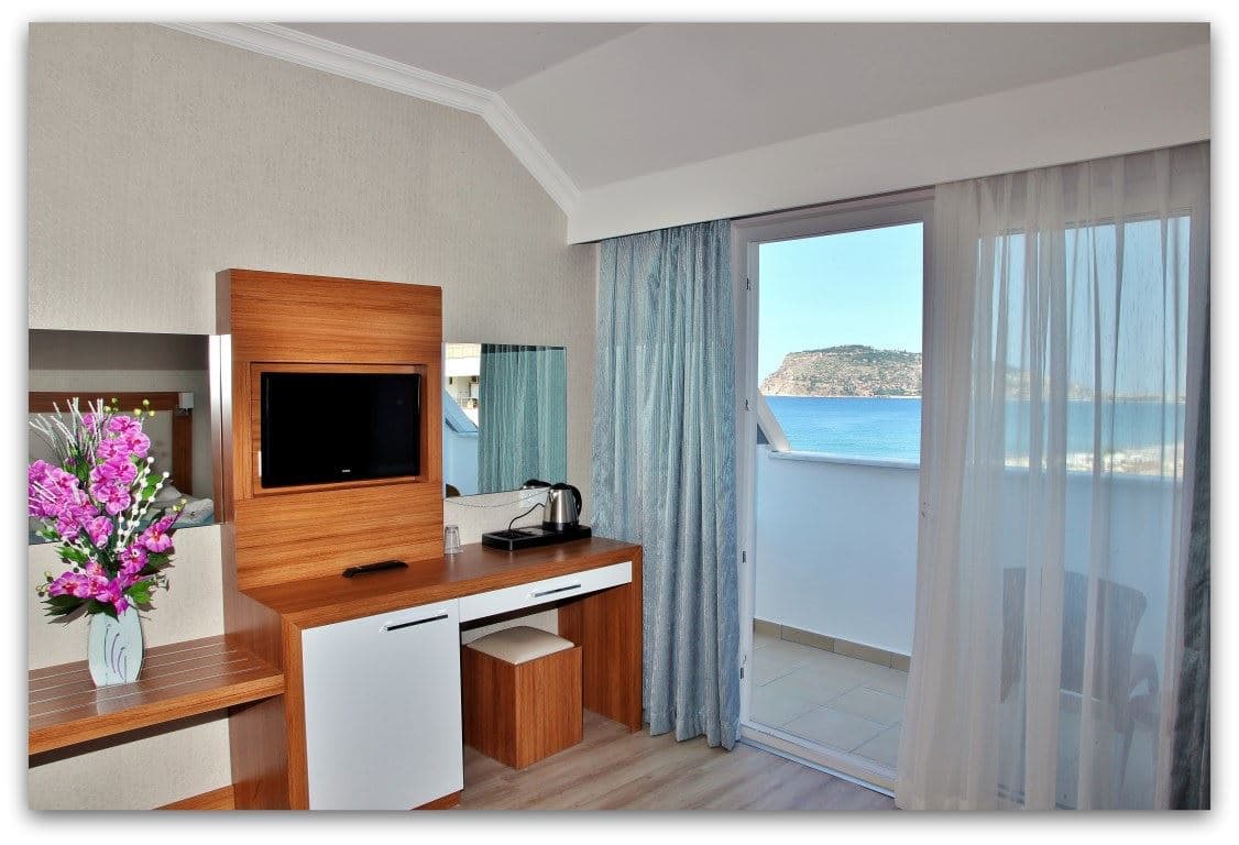 rooms-family-room