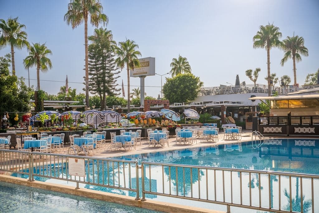 pools-outdoor-pool