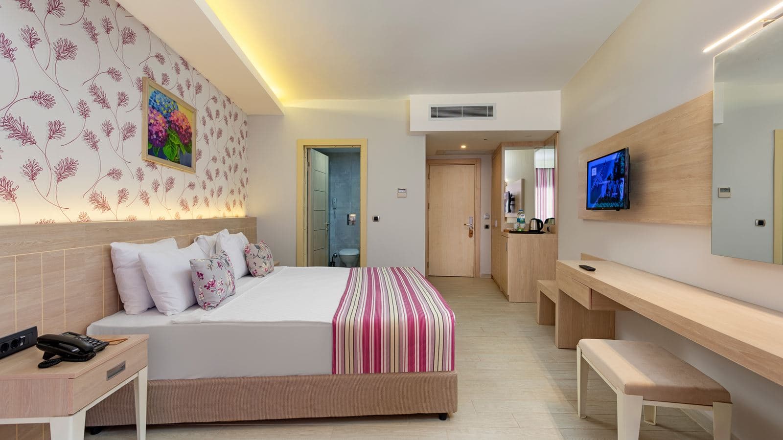 rooms-club-room