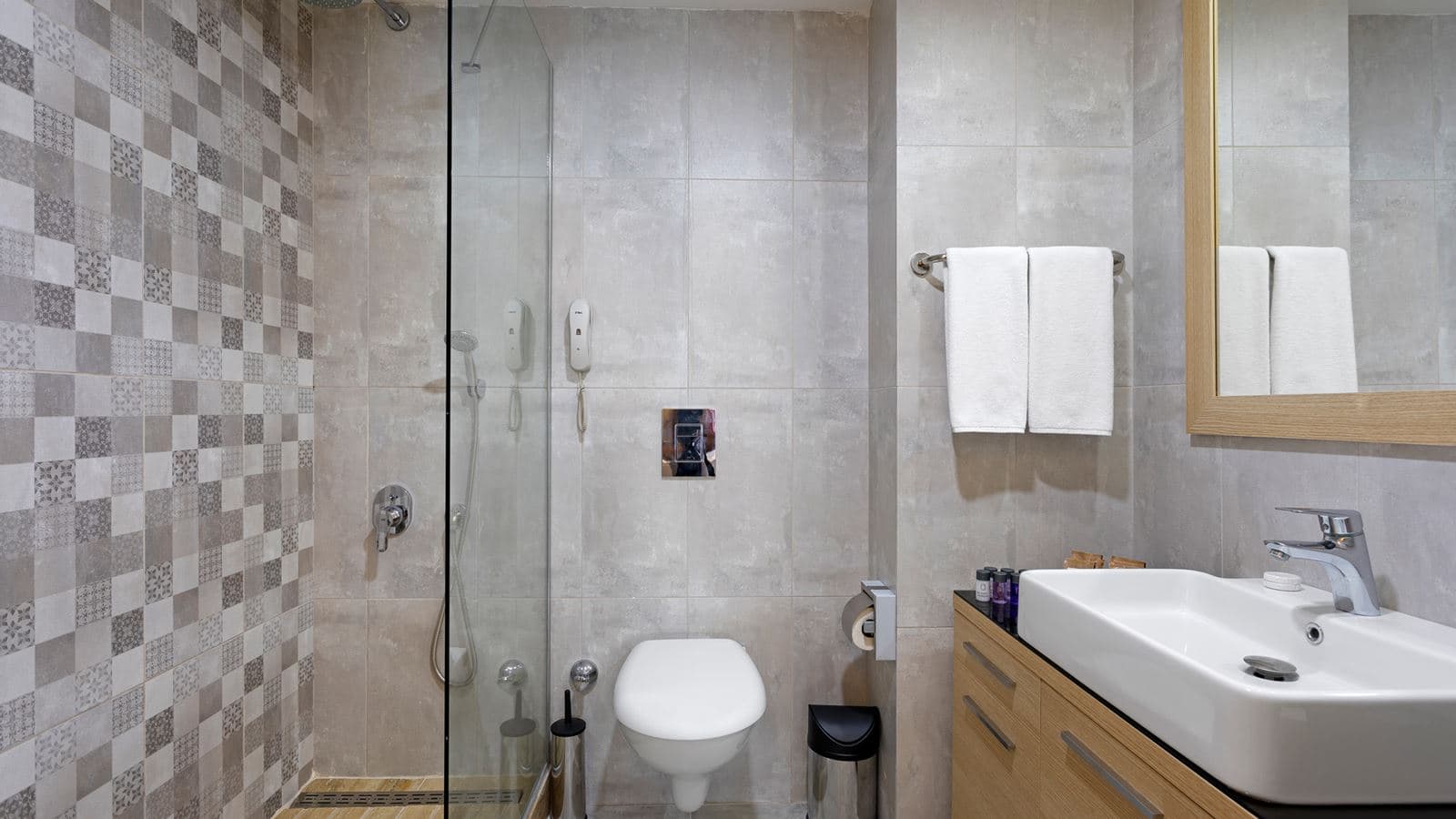 rooms-club-room