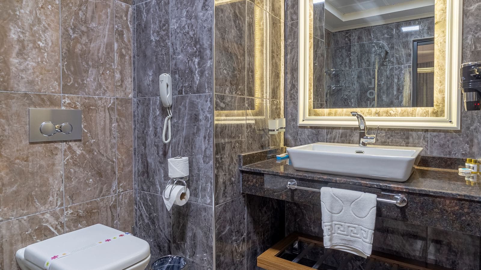 rooms-standard-room