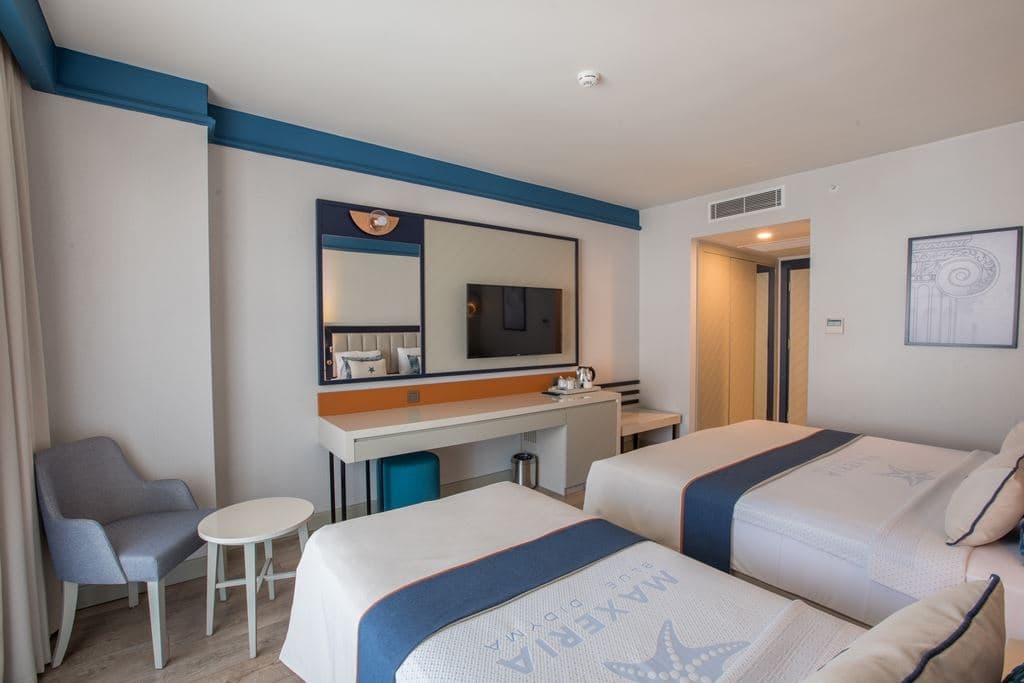 rooms-standard-land-view-room-with-balcony