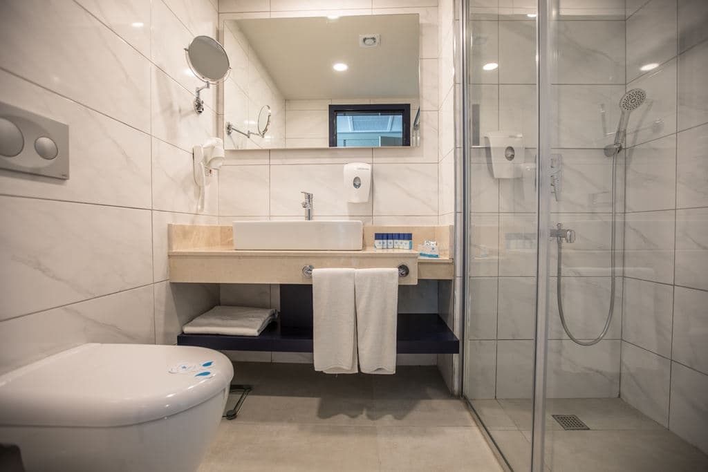rooms-standard-sea-view-room-with-balcony