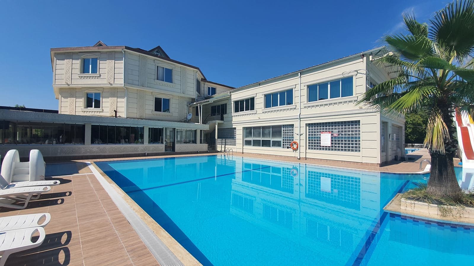 pools-outdoor-pool