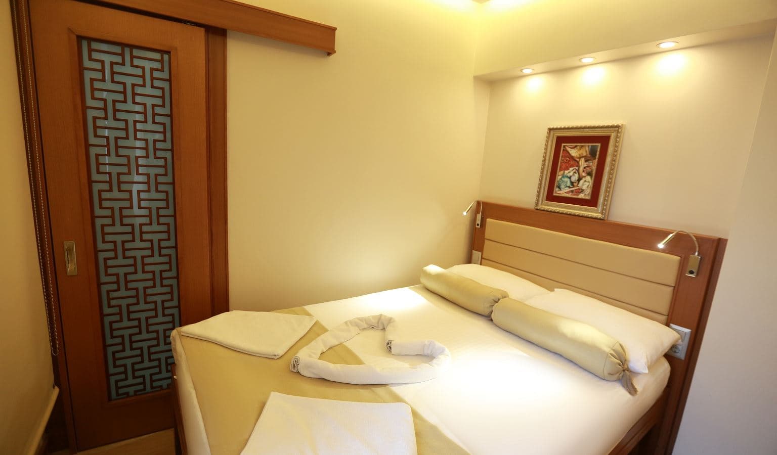rooms-family-room-sea-view