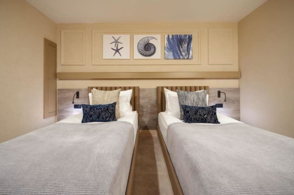 rooms-family-room