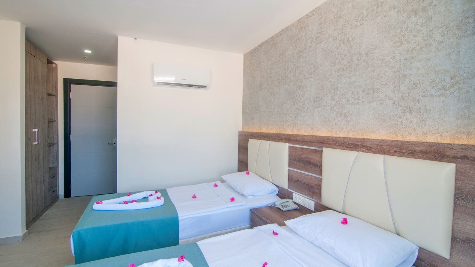 rooms-standard-room