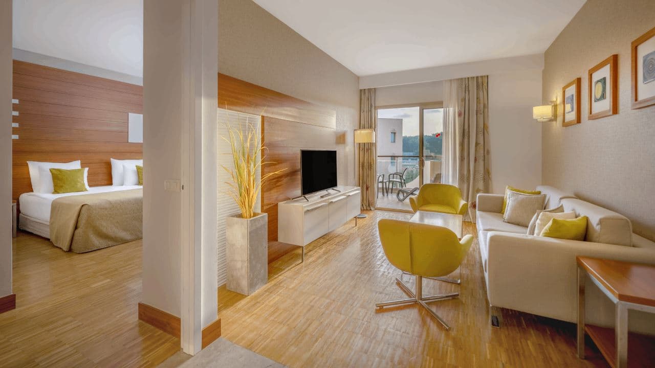 rooms-hotel-family-deluxe-suite-room