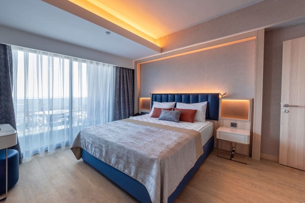 rooms-family-deluxe-land-view