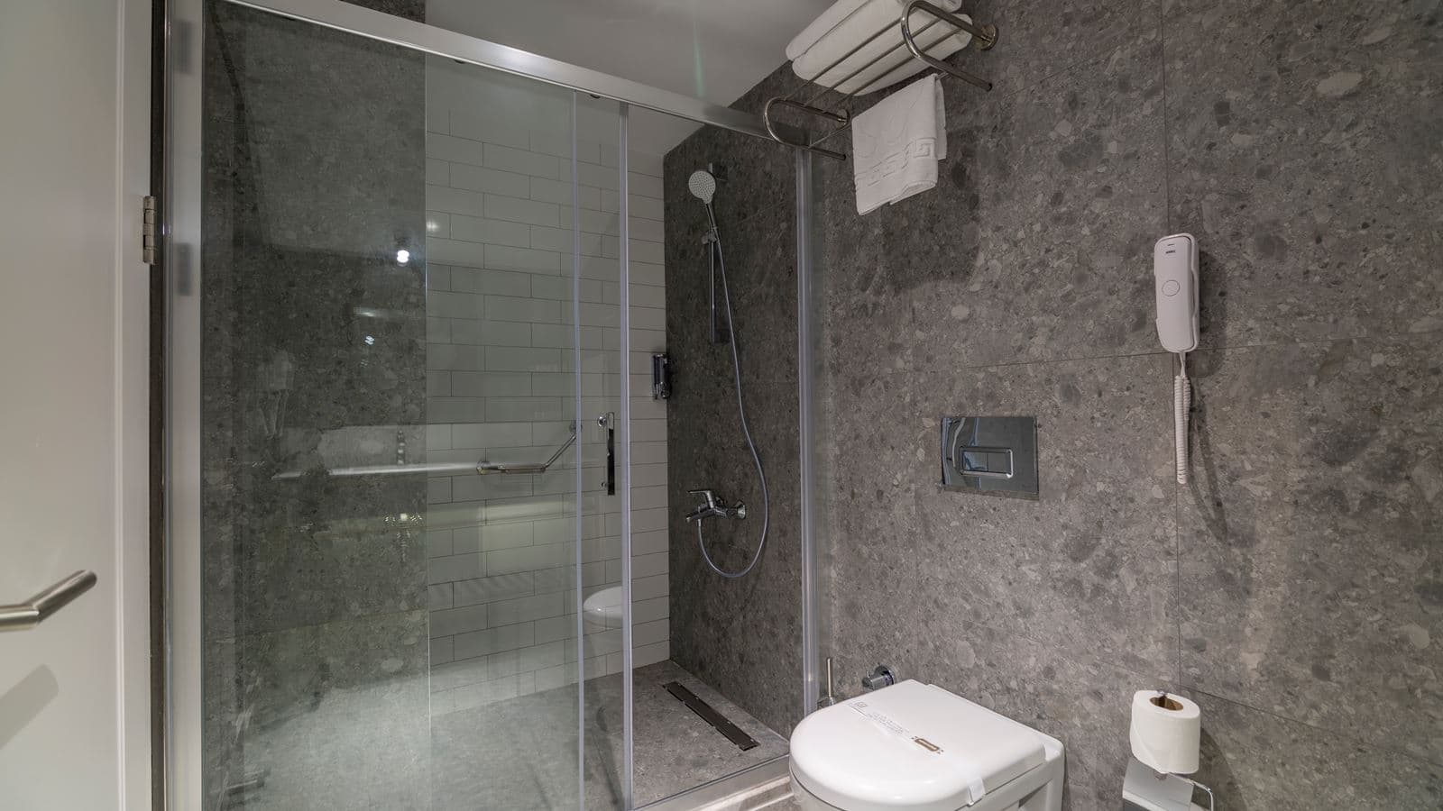 rooms-family-room-superior