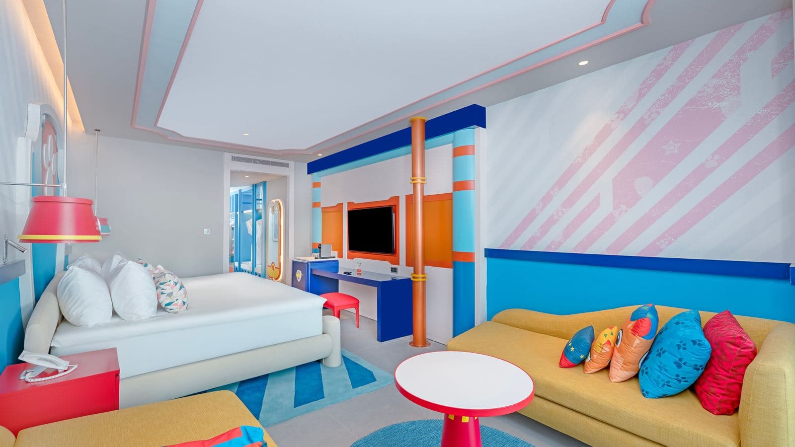 rooms-themed-deluxe-suite